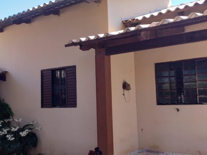 CASA  A VENDA R$ 380.000,00